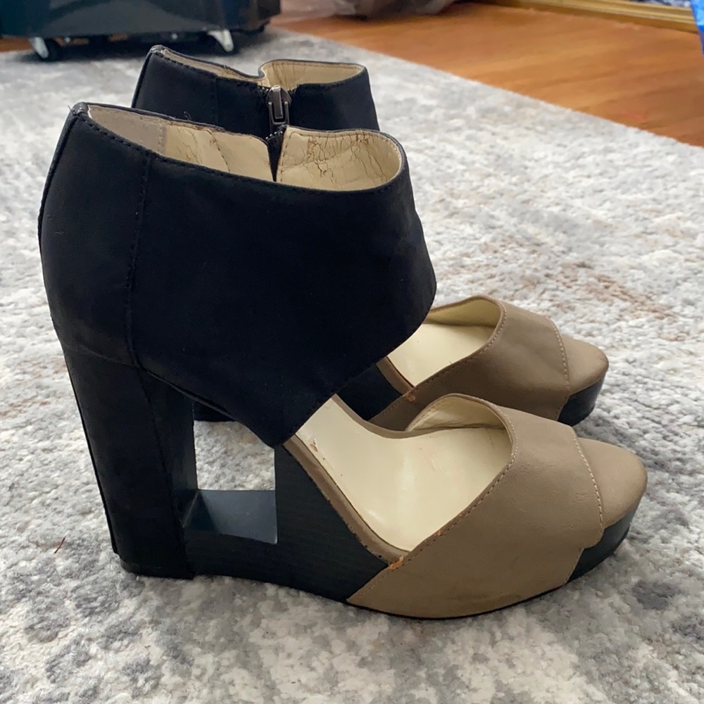 Cute re-posh sandal heels